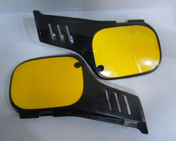 KIT DE TAPAS TRASERAS Y CARETA CON FARO MARCA UFO PARA ADAPTAR TIPO RETRO (1)